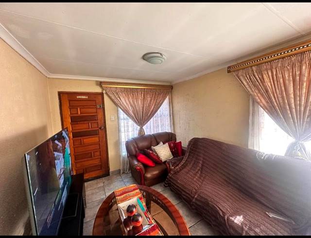 3 BEDROOM HOUSE FOR SALE IN SOSHANGUVE DD